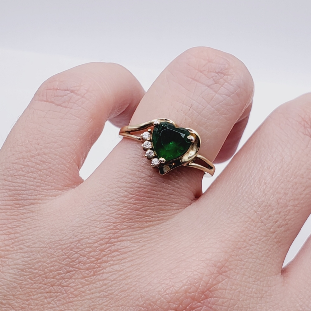 14k Yellow Gold plated Emerald Heart & Diamond 925 sterling silver Ring - Picture 4 of 7